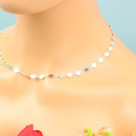 Delicate & Contemporary Necklace Chain, A Lovely Choice for Women, EVCH1573 - Picture 6 of 10